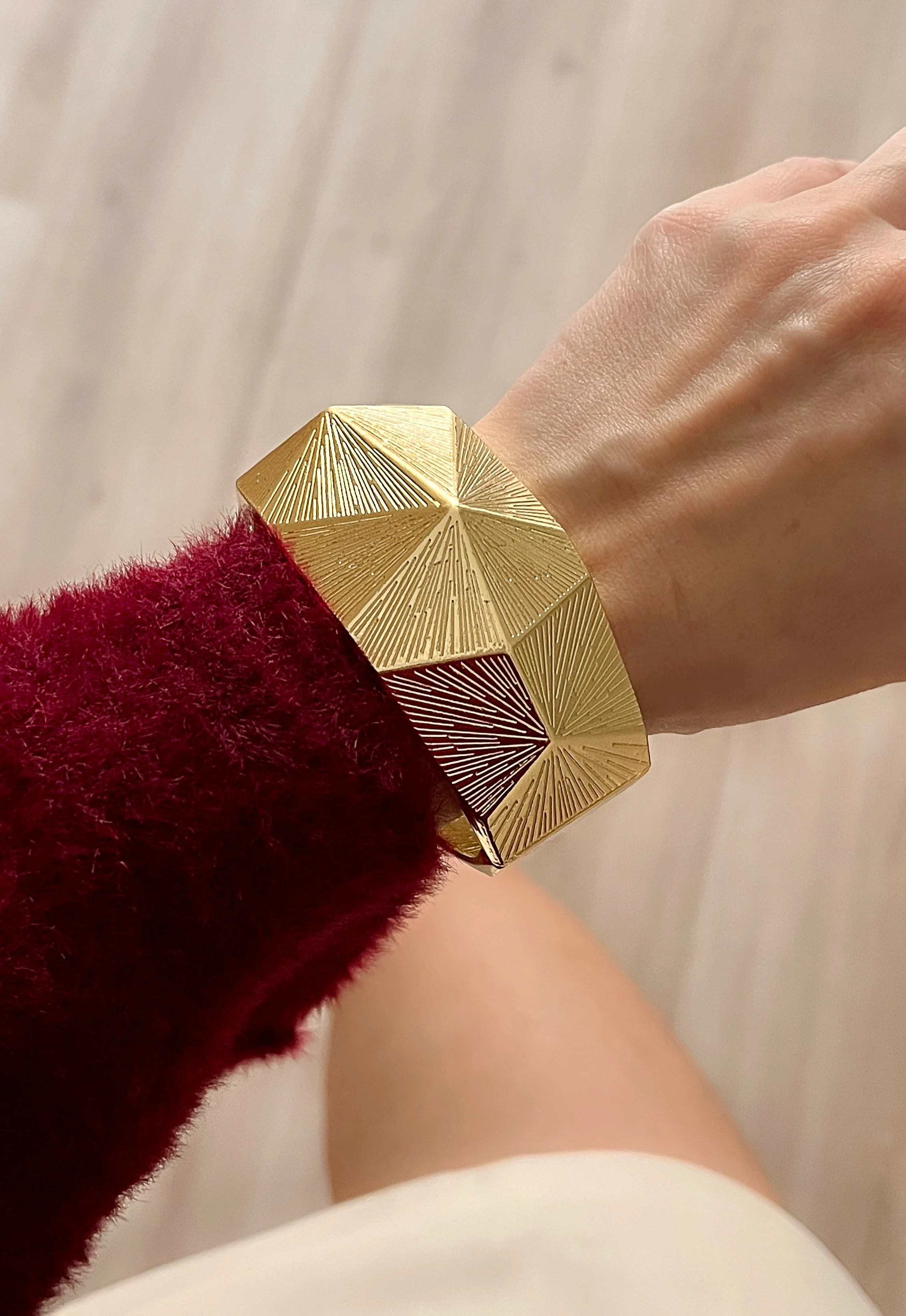 Gold Kalın Kelepçe Bileklik - Model 2