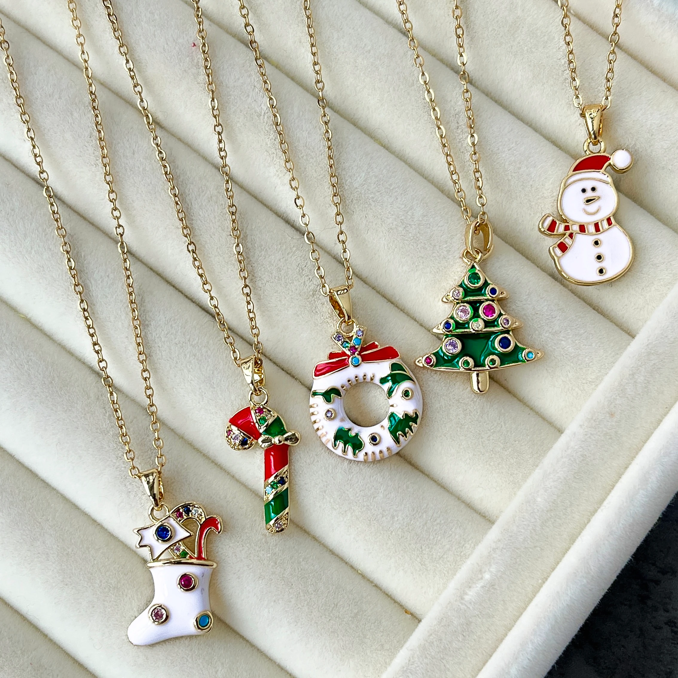 Çelik Çam Ağacı Yılbaşı Kolyesi