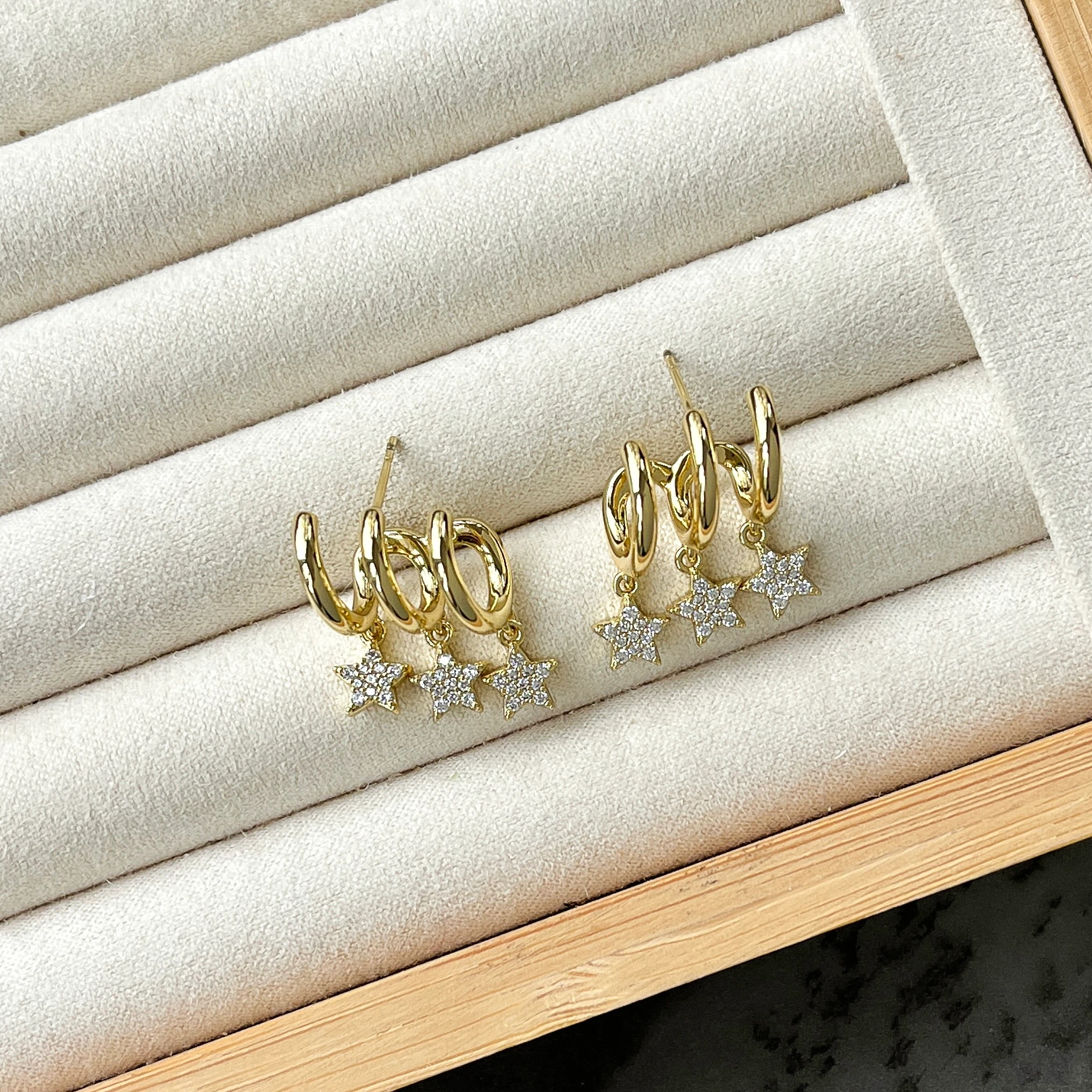 Zirkon Taşlı Yıldız Üçlü Görünümlü Küpe - Gold