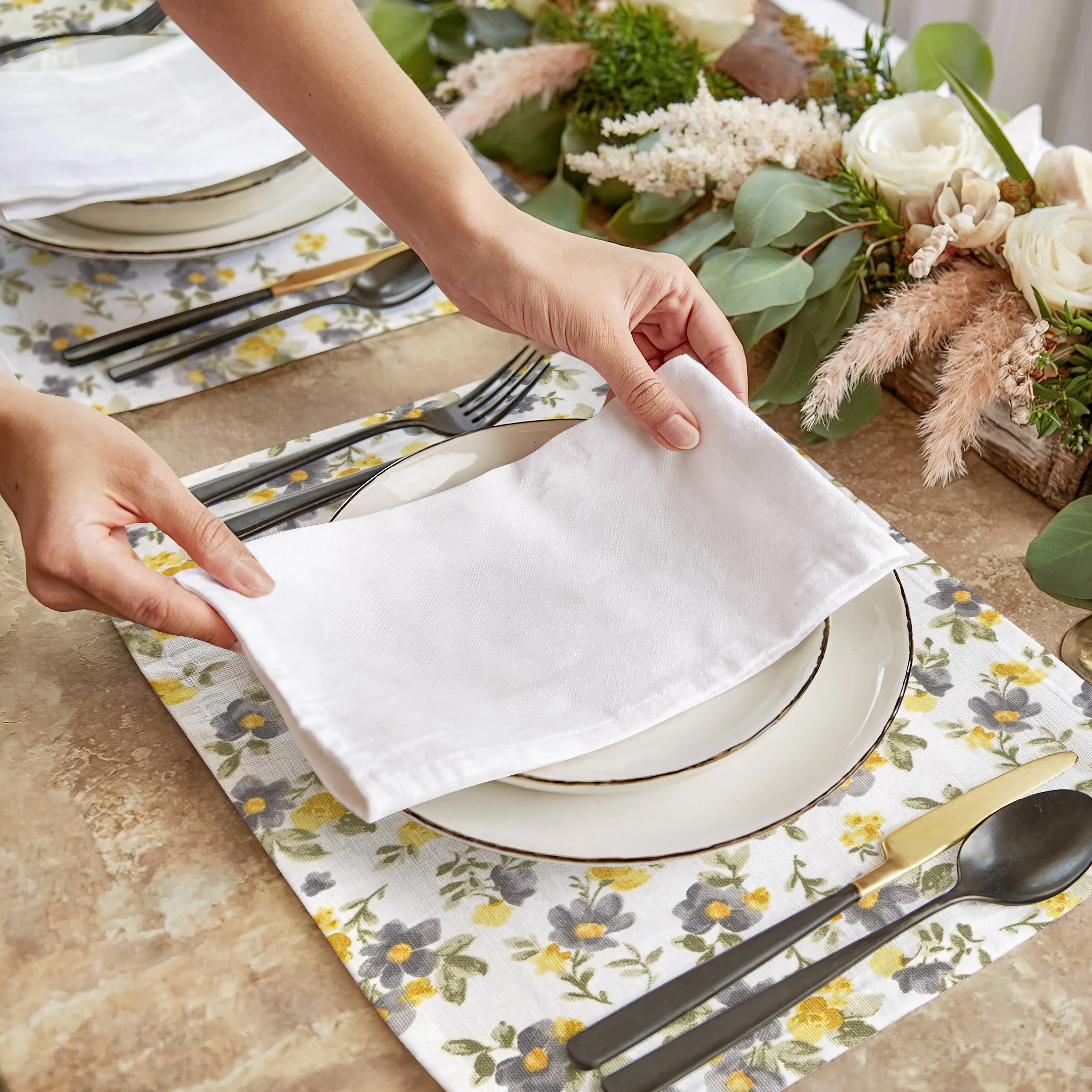 Çiçek Desenli Keten Servis Altlığı 6 Adet