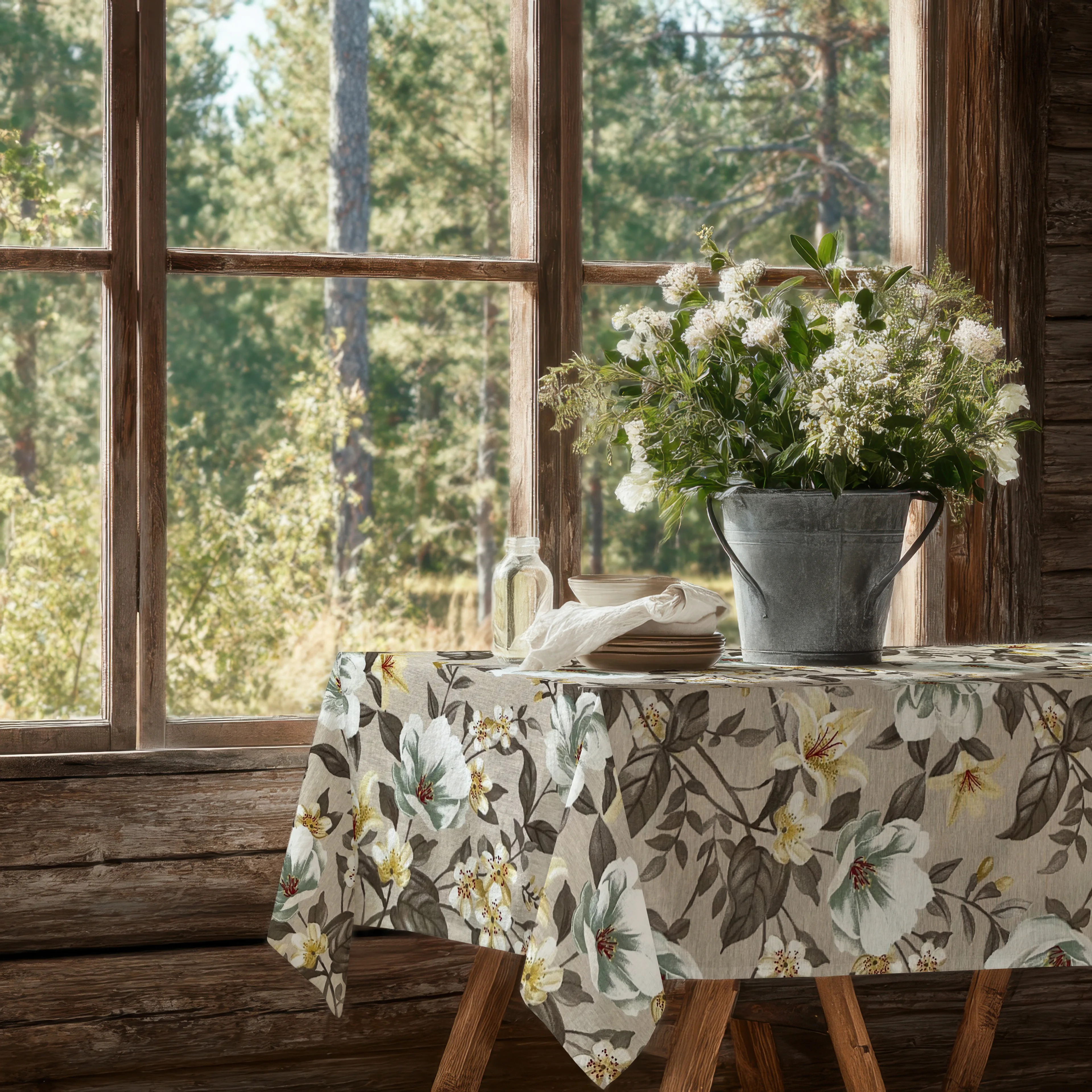 Çiçek Desenli Krem Keten Masa Örtüsü