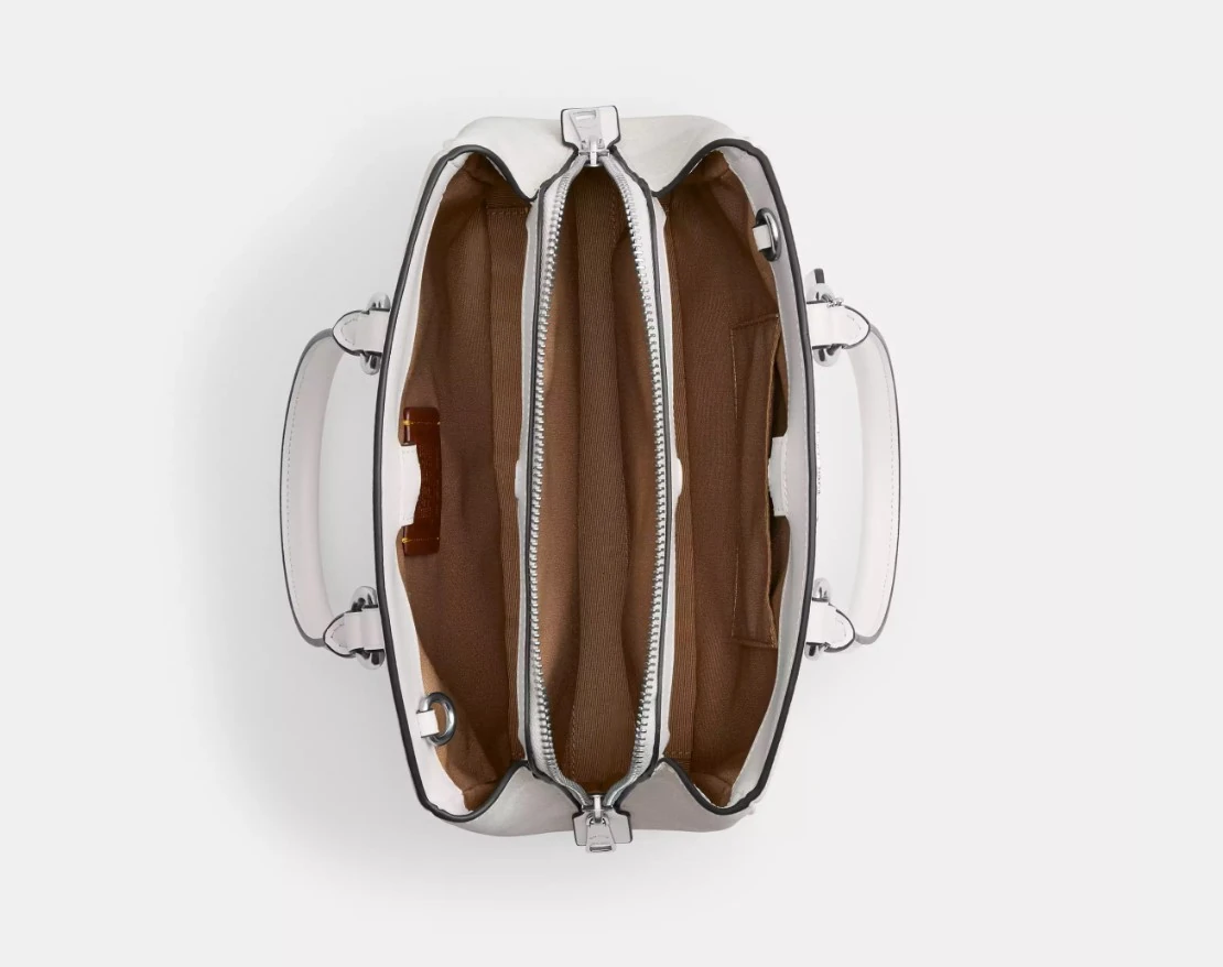 İmzalı Kanvastan Beyaz Taşıma Çantası