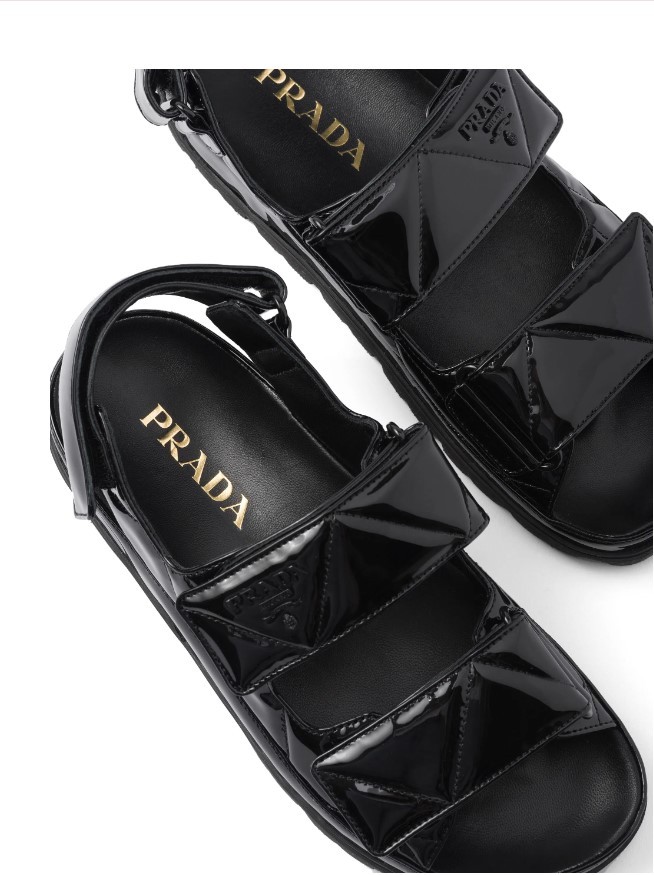 logo-lettering quilted sandals