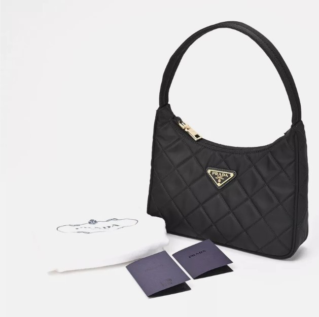 Quilted re-nylon Shoulder Bag