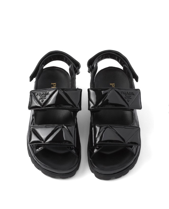 logo-lettering quilted sandals