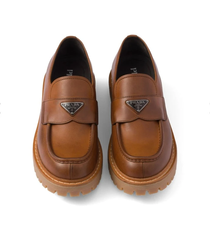 Komple Deri Metal Logo Detaylı Loafers