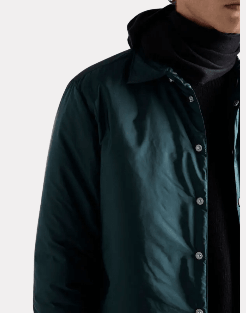 Re Nylon Cep Detaylı Metal Logolu Ceket