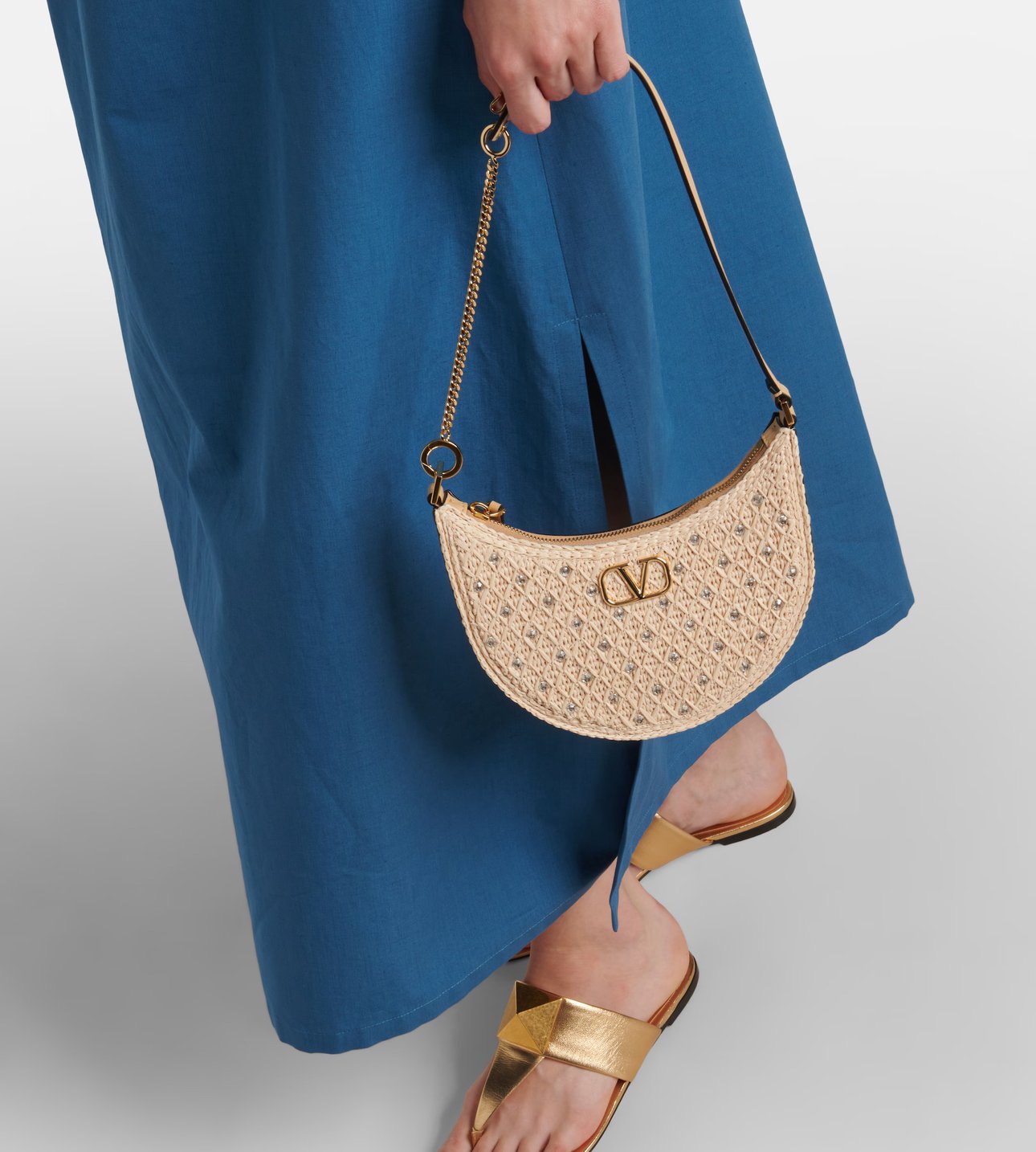 VLogo Signature Raffia-effect Omuz Çantası