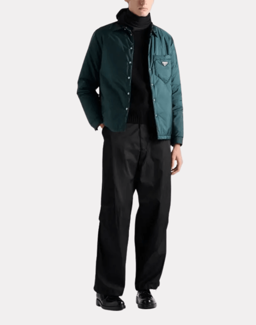 Re Nylon Cep Detaylı Metal Logolu Ceket