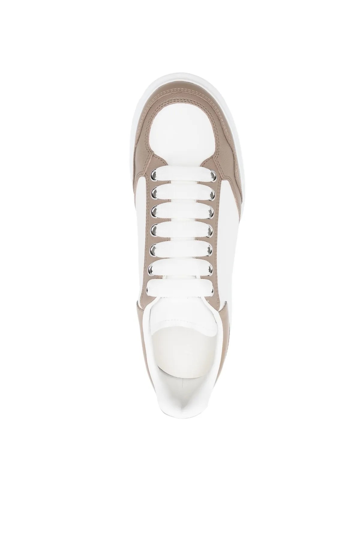  Oversize sneakers