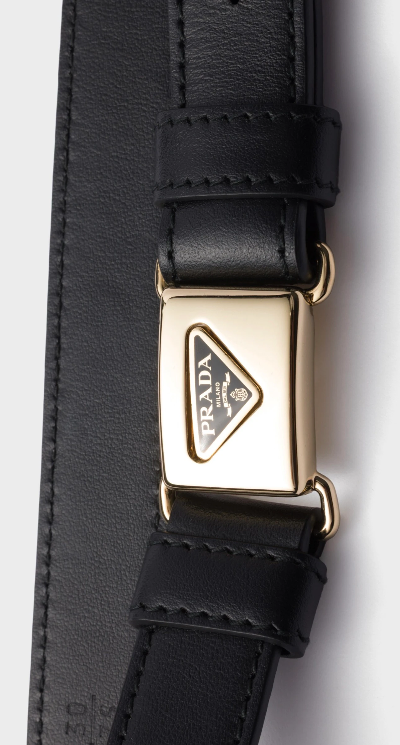 Metal Logolu Kadın Deri Kemer 