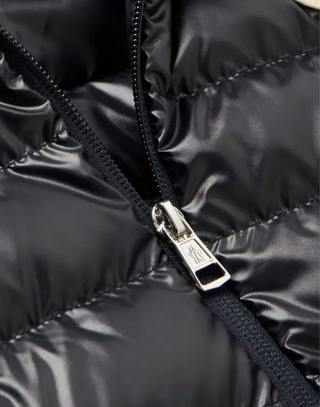 CLAİ Kaz Tüyü Kendinden Kapüşonlu Yelek