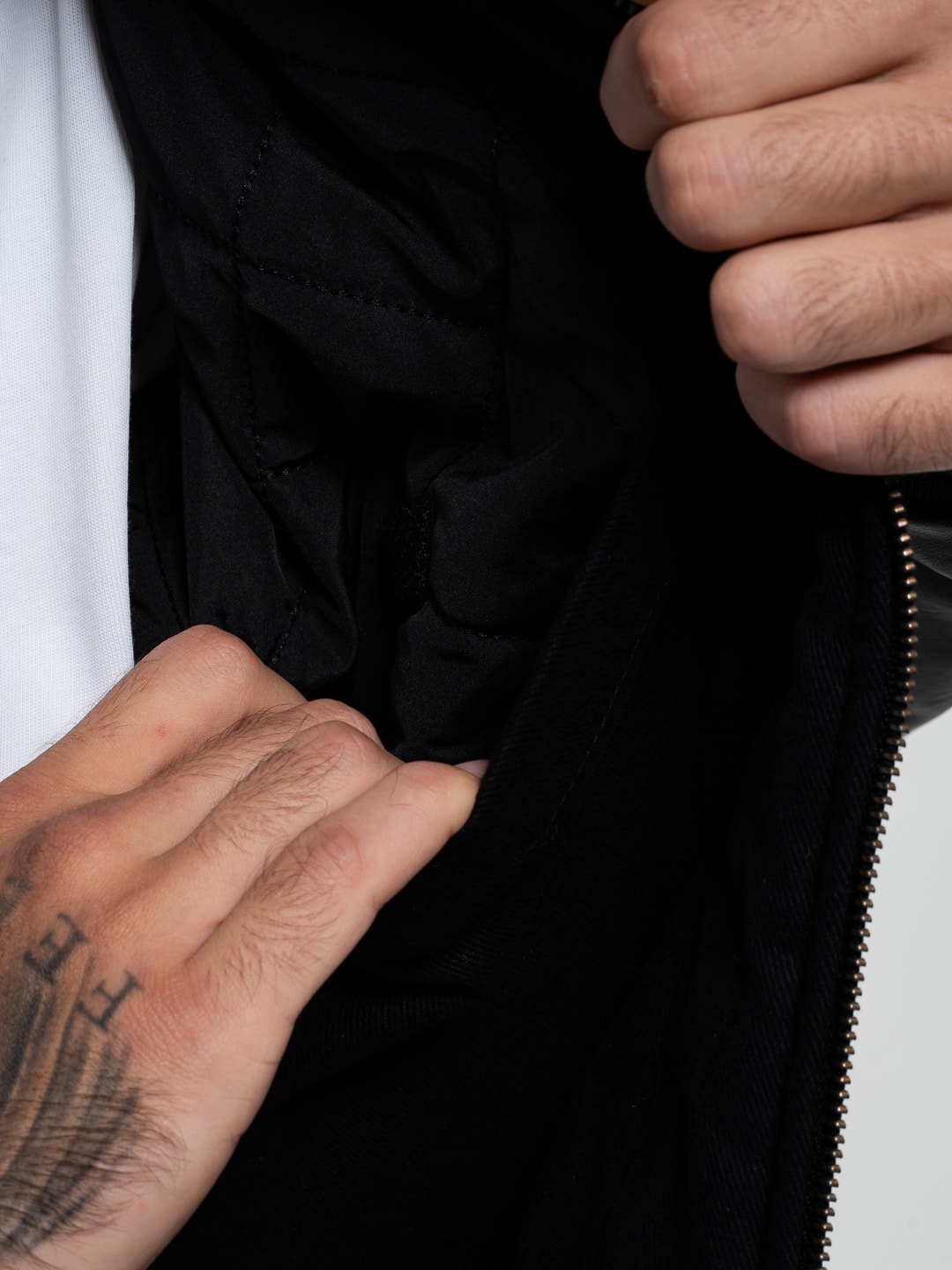 BOMBER JACKET BLACK
