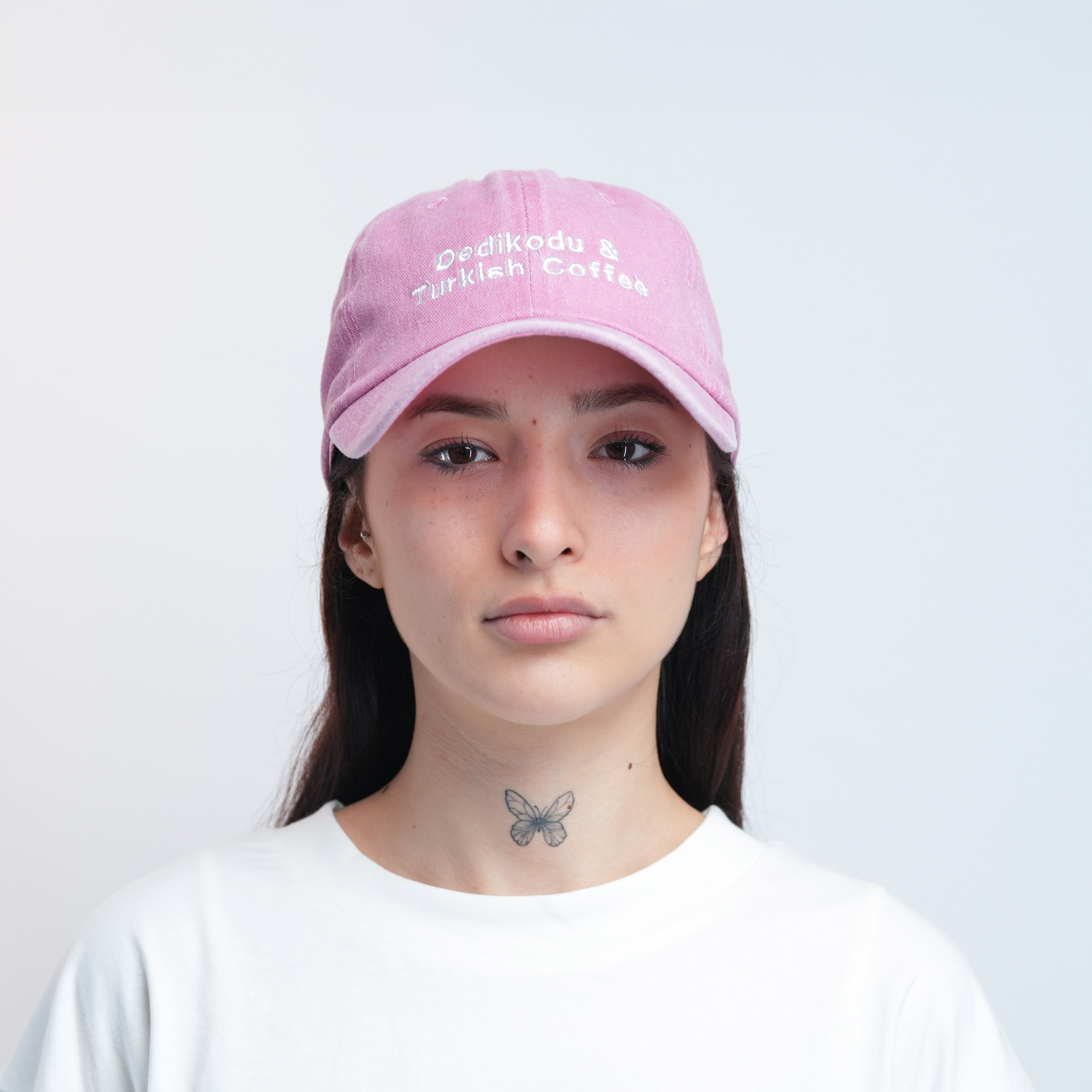 Dedikodu Şapka Pembe
