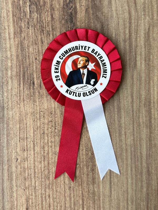 Rozet Hediyeli Siyah Kutuda Cumhuriyet Bayramı, 29 Ekim Çikolatası