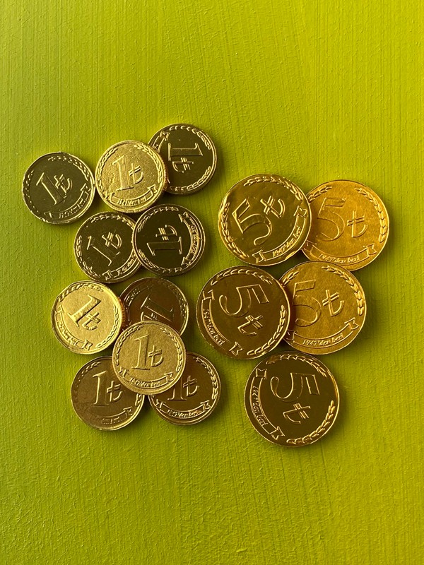 "Para Bana Kolaylıkla Gelir" Mottolu Kumbara ve Para Çikolatalar