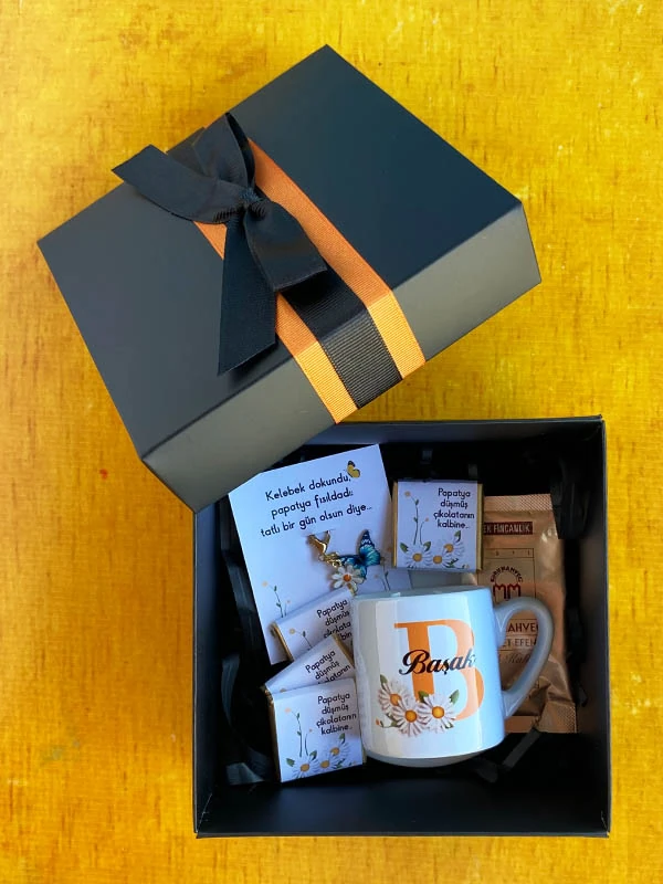 Papatya Sevenlere En Güzel Hediye, Papatya Fincan, Papatya Anahtarlık ve Çikolatalar