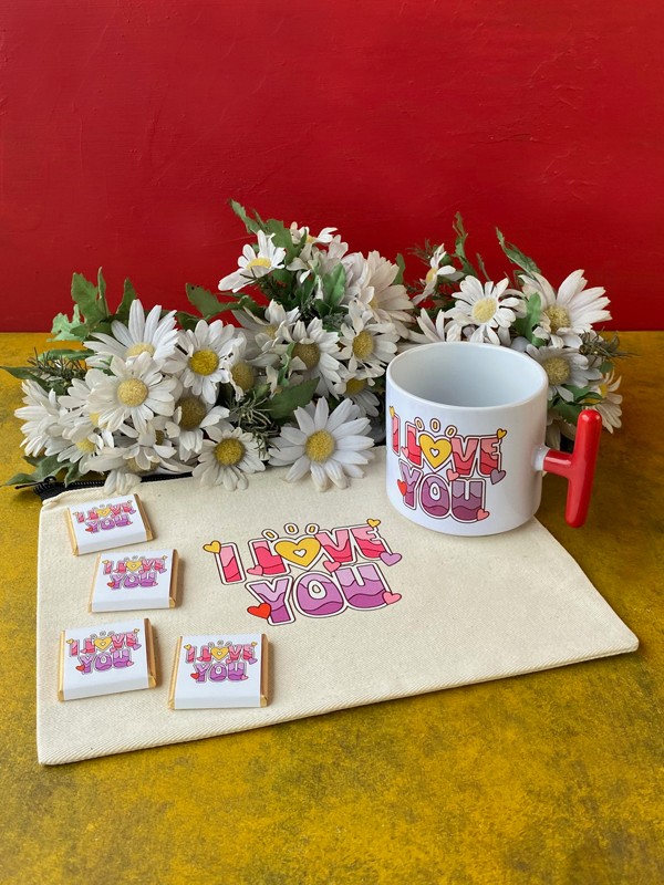 Kutuda Çikolatalı ve Clutch Çantalı "I LOVE YOU" Kupası, Sevgiliye Hediye, Sevgililer Günü