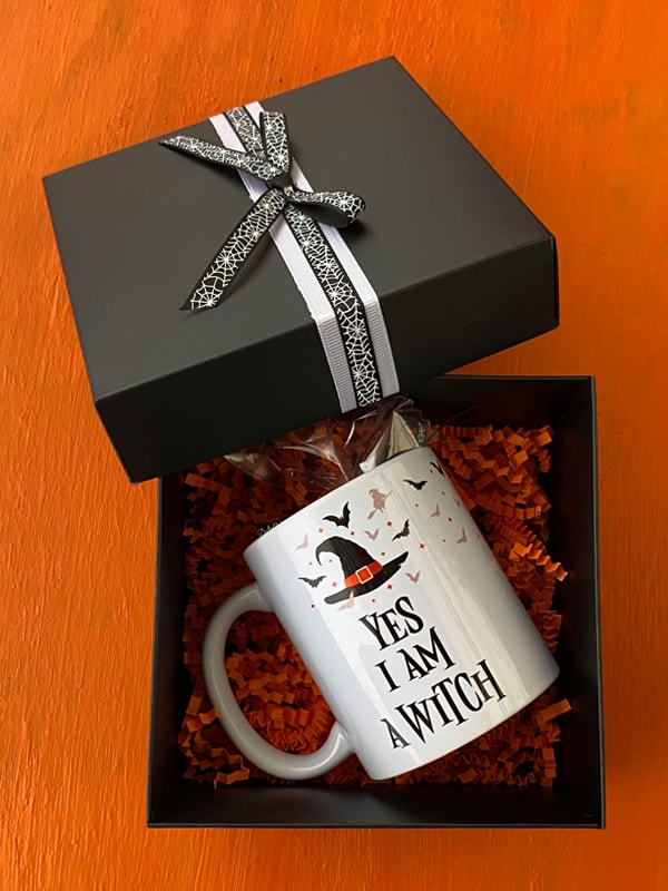 Kutuda Çikolatalı Halloween Kupası, Cadılar Bayramı Kupası, "I am a Witch", Ben Bir Cadıyım