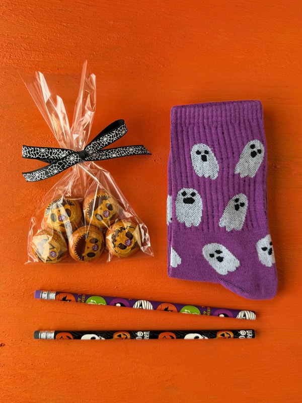 Yarasa Kupada Çoraplı, Çikolatalı ve Kalemli Halloween Seti, Cadılar Bayramı