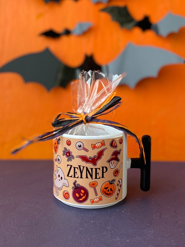 Çikolatalı İsme Özel Karışık Desenli Halloween T Kupa, Cadılar Bayramı Kupası