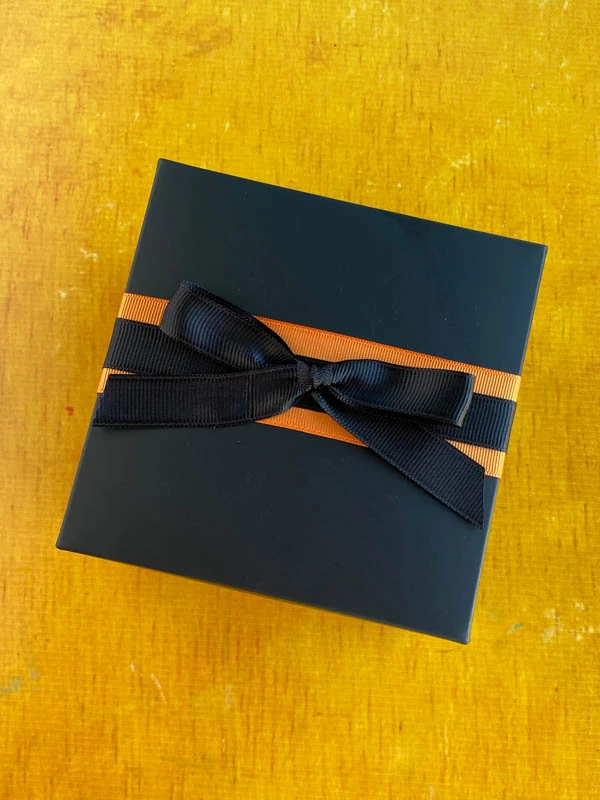 Papatya Sevenlere En Güzel Hediye, Papatya Fincan, Papatya Anahtarlık ve Çikolatalar