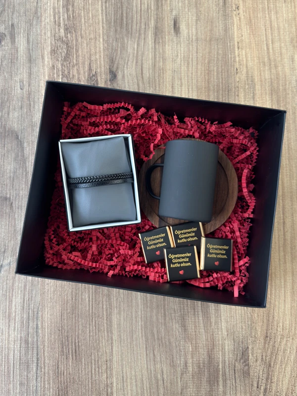 Erkek Öğretmenlere Özel Cam Çay Fincanlı, Çikolatalı ve Bileklikli Set, Öğretmenler Günü
