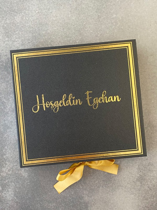 Kutuda İsme Özel Erkek Bebek Çikolatası, Yeni Doğan Hediyesi, Bebek Hediyesi, Bebek Çikolatası