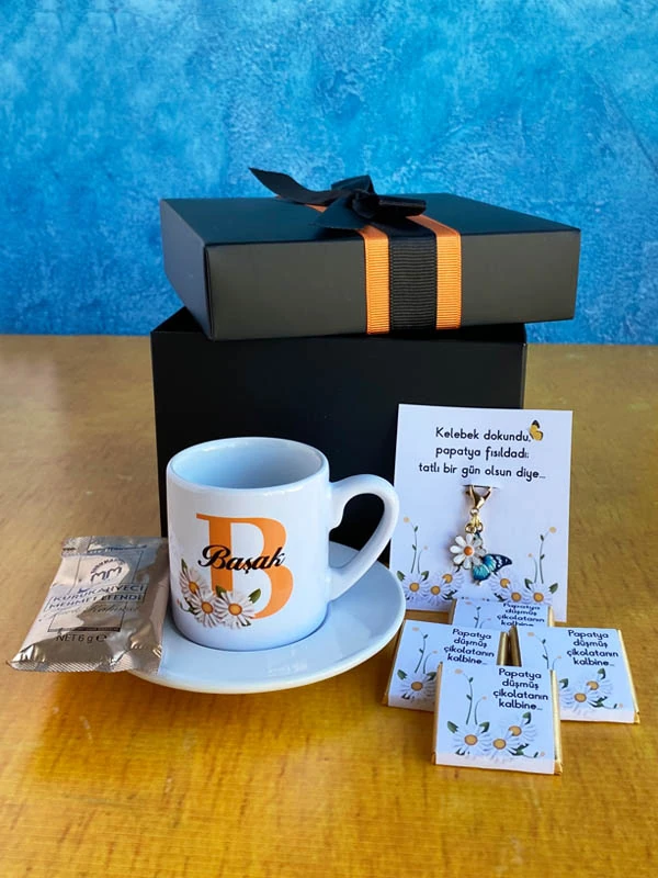 Papatya Sevenlere En Güzel Hediye, Papatya Fincan, Papatya Anahtarlık ve Çikolatalar