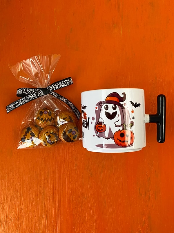 Kutuda Çikolatalı, İsme Özel Hayalet Desenli Halloween T Kupa, Cadılar Bayramı, Ghost Kupa