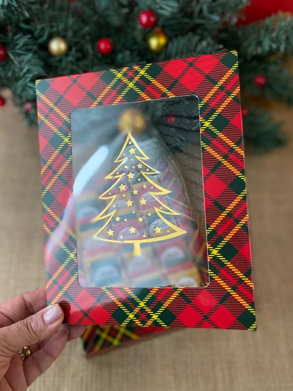 Yılbaşına Özel Ekoseli Kutuda Yılbaşı Çikolatası, Yeni Yıl Hediyesi