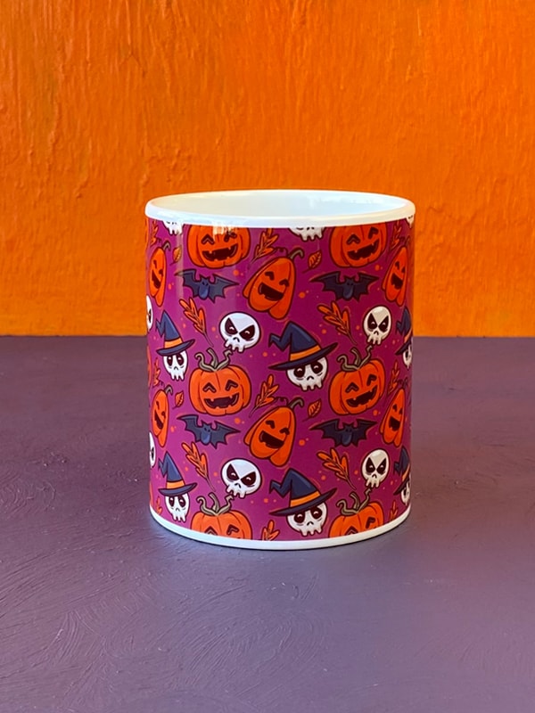 Çikolatalı Karışık Desenli Mor Zeminli Halloween Kupası, Cadılar Bayramı Kupası 