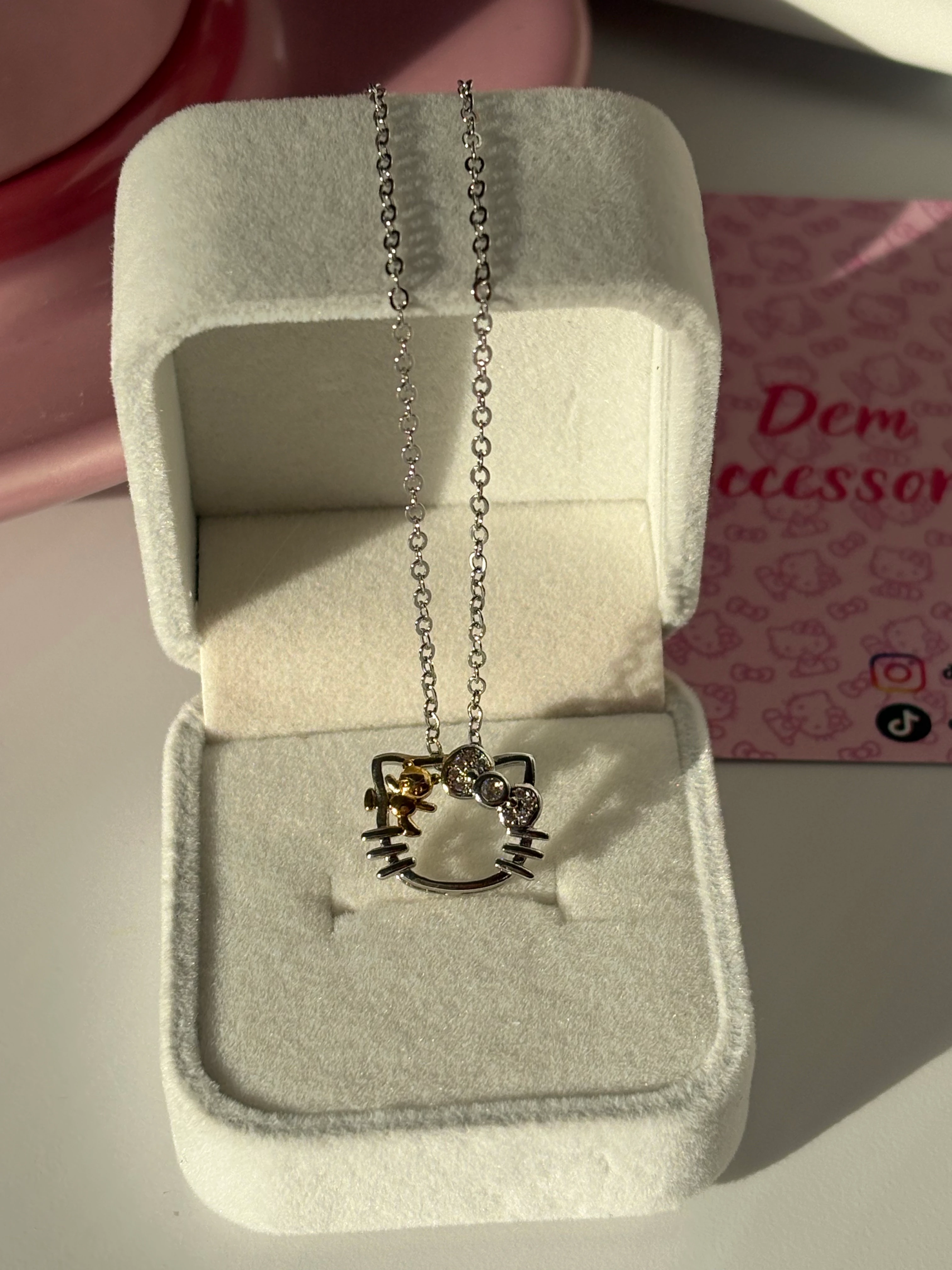 925s | Bear Hug Kitty Kolye