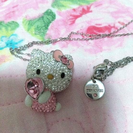Swr Hello Kitty Kolye ( kargolama tarihi açıklamada yazmaktadır.)