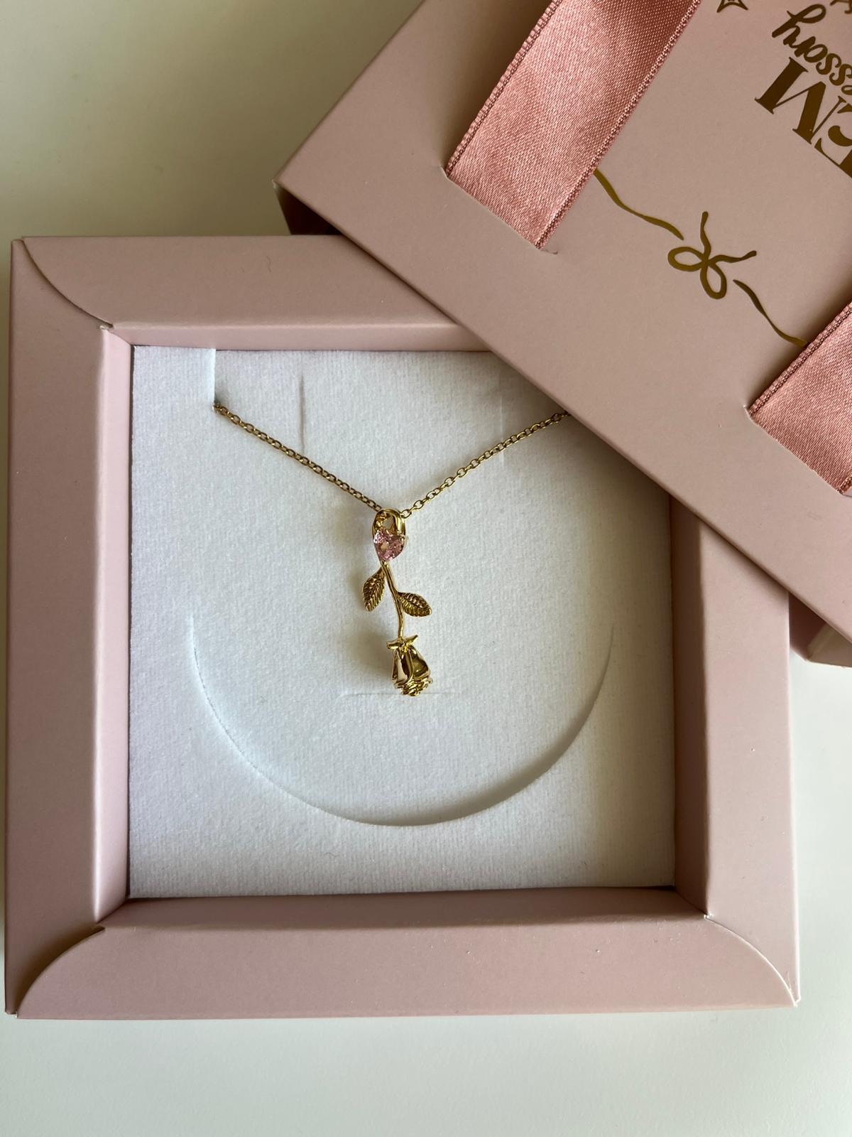 Çelik | Gold Enchanted Rose Kolye