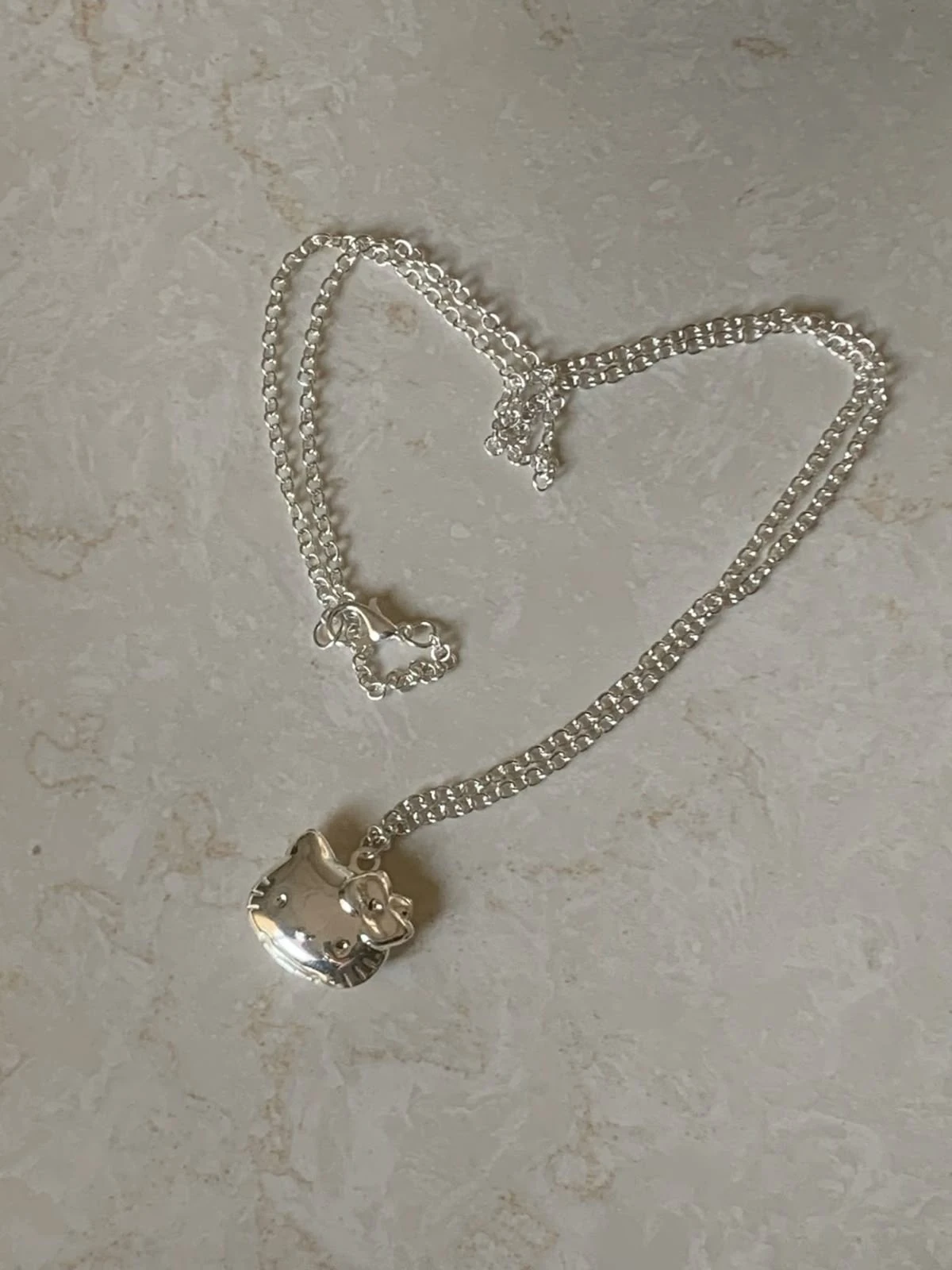 Hello kitty fotoğraflı anı kolyesi