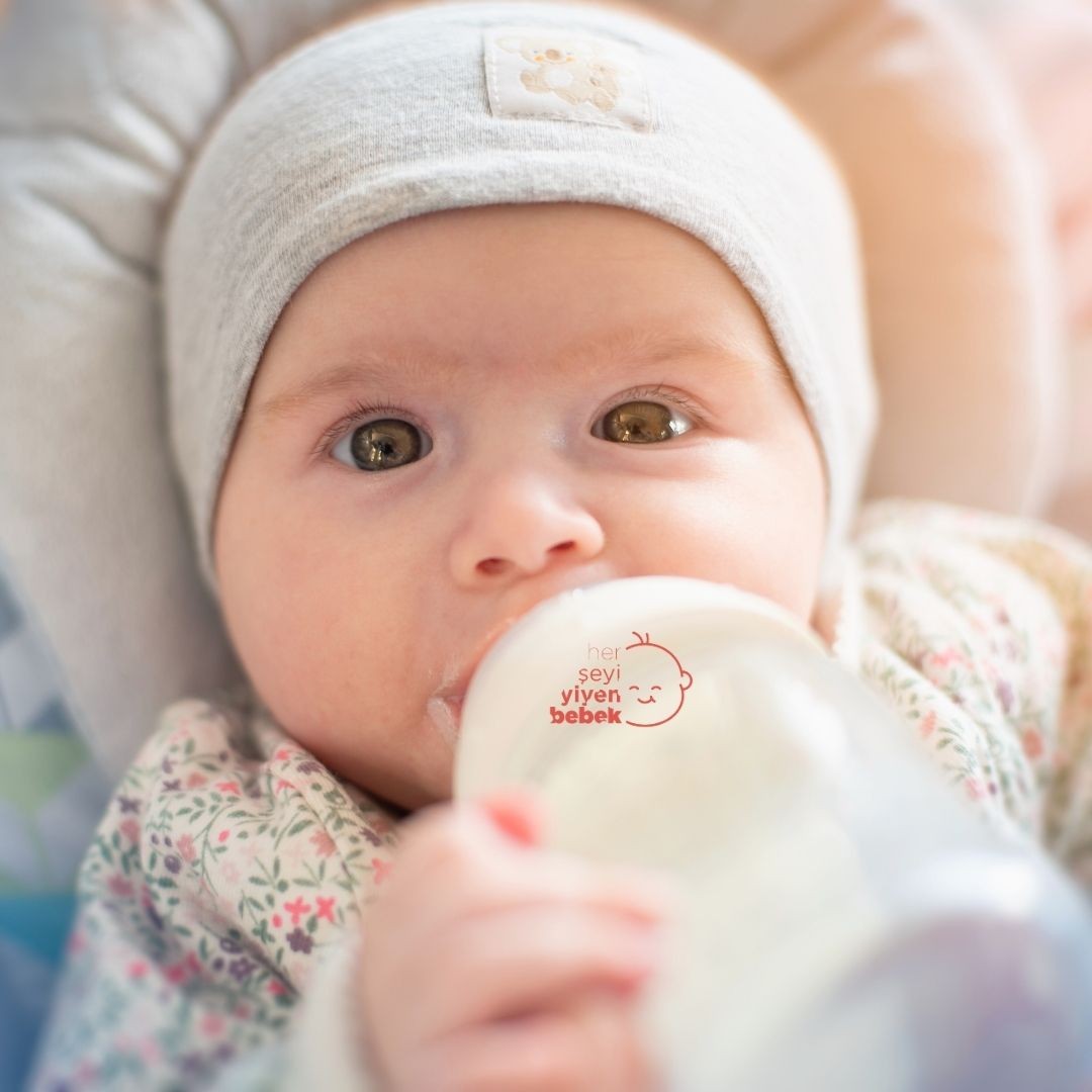 Bebeğimize formül mama ya da sağdığımız anne sütünü biberonla veriyorsak, en tatlı konu: Babalardan veya çevremizden bebeğimizin beslenmesi için istediğimiz zaman destek isteyebiliyoruz :)