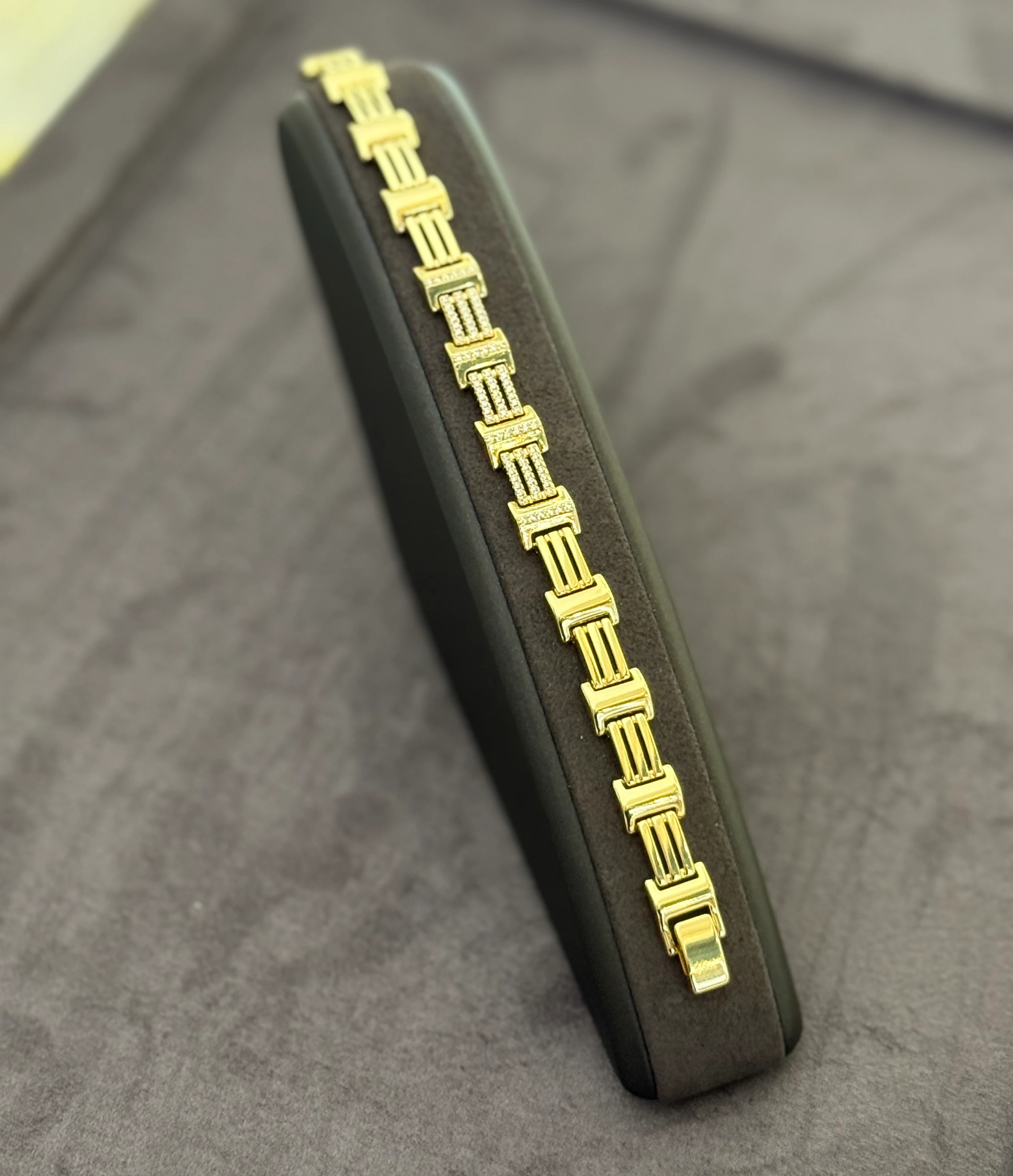 Taşlı Kare Bileklik