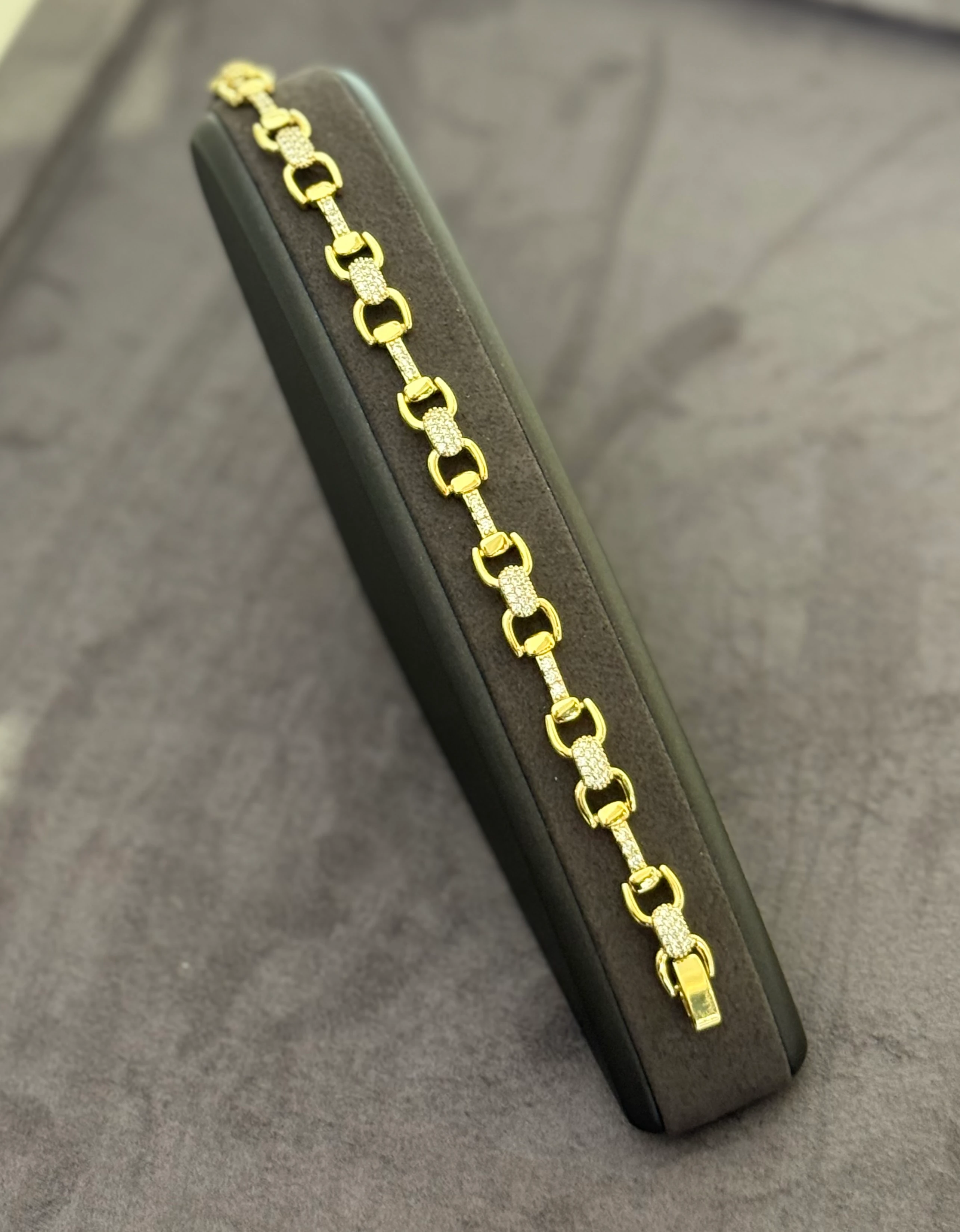 Taşlı Kelebek Bileklik