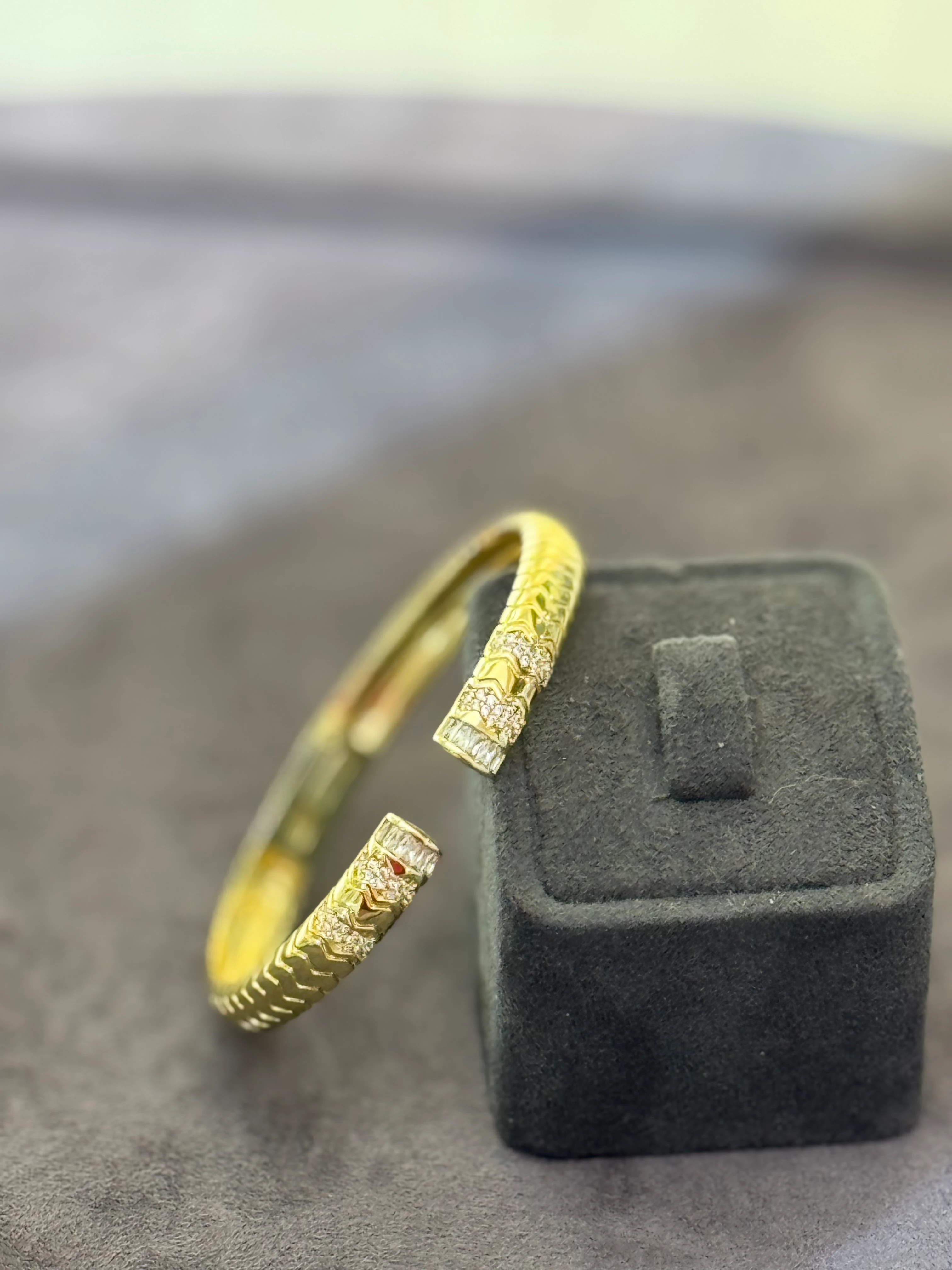 Vintage Taşlı Kelepçe 