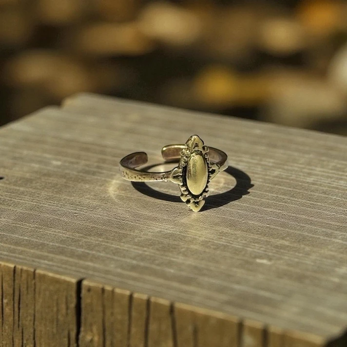 Antik Pirinç Ayarlamalı Yüzük