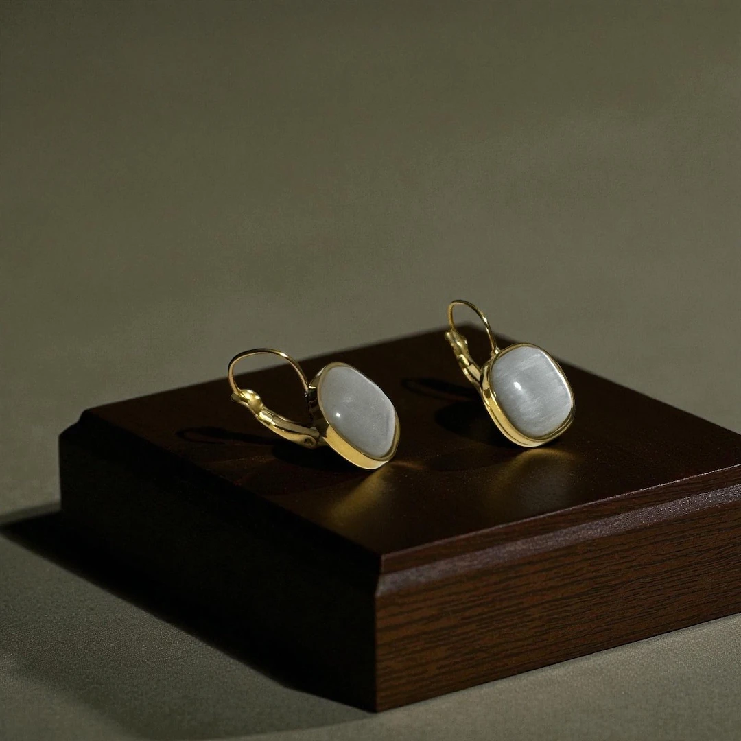 Çelik Sedef Taşlı Küpe