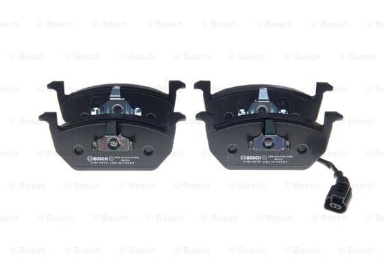 ÖN FREN BALATASI GOLF7 (KULAKLI TİP)