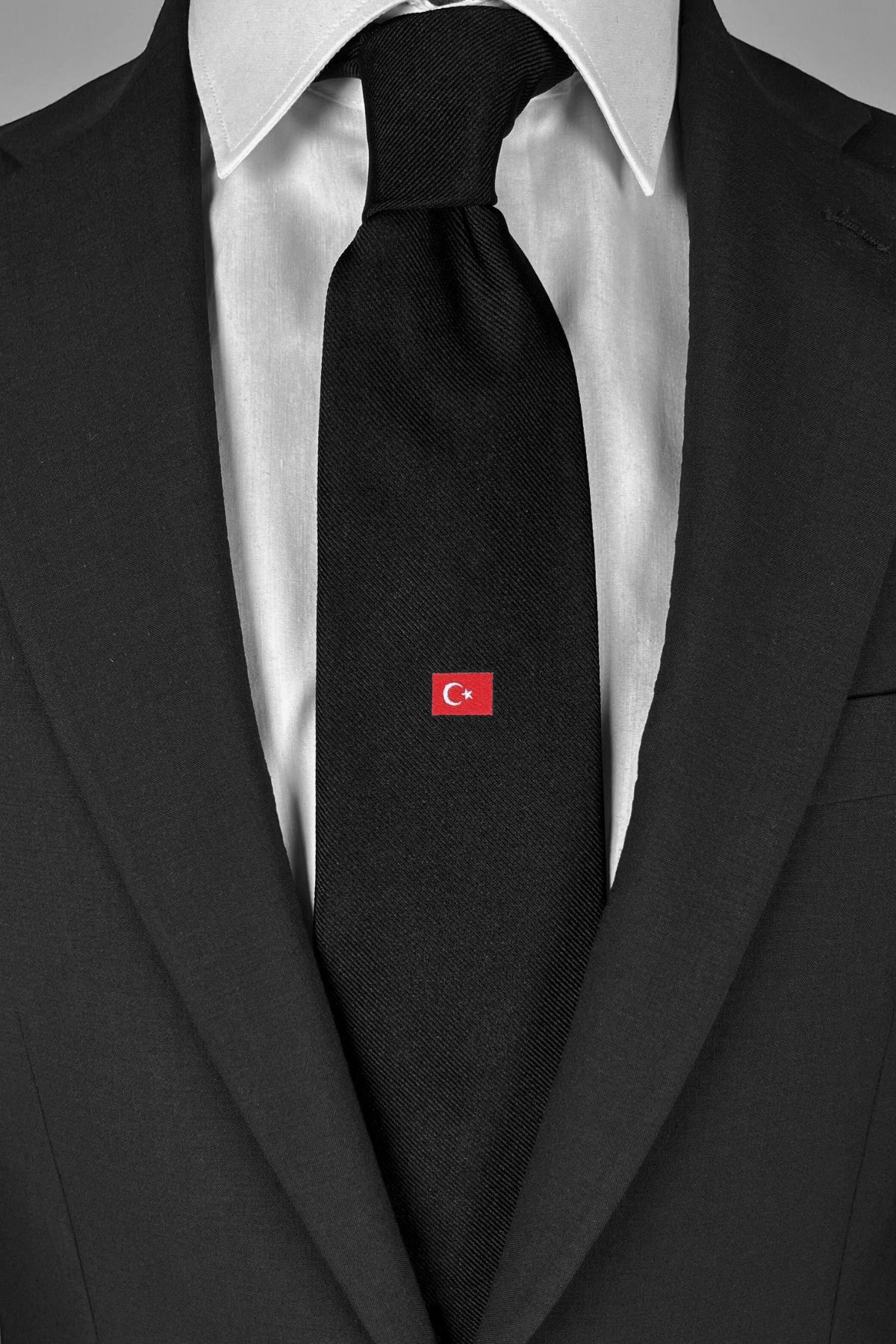 Türk Bayrağı Desenli 100. Yıl Koleksiyonu Hediye Kutulu İpek Kravat - Siyah