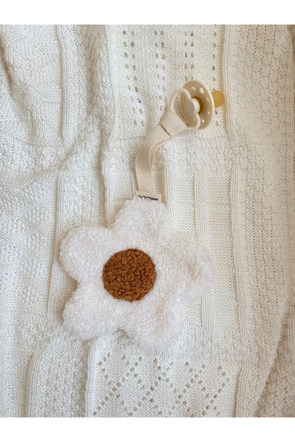Teddy Daisy Emzik Askısı Beyaz