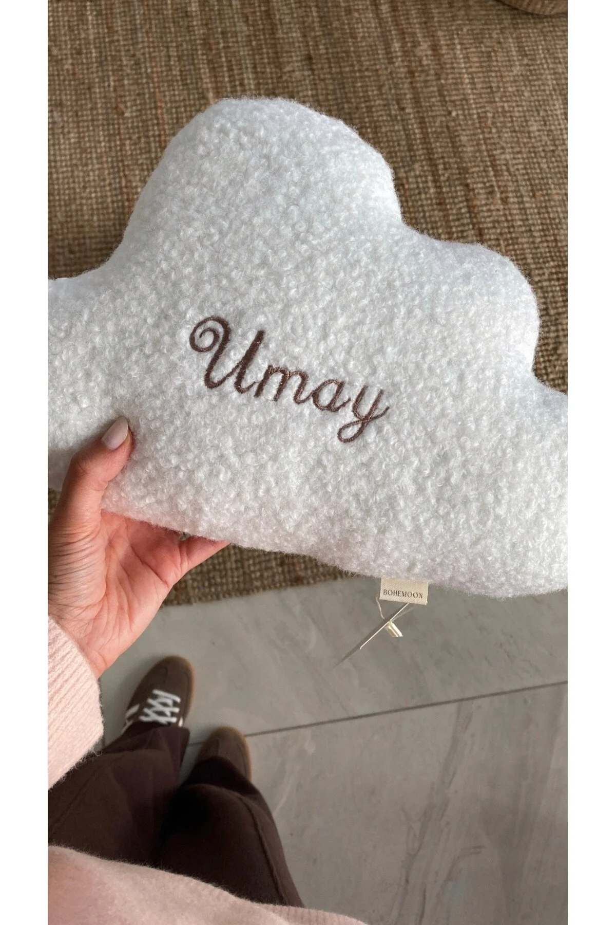 Kişiye Özel İsim Nakışlı Bulut Yastık Beyaz