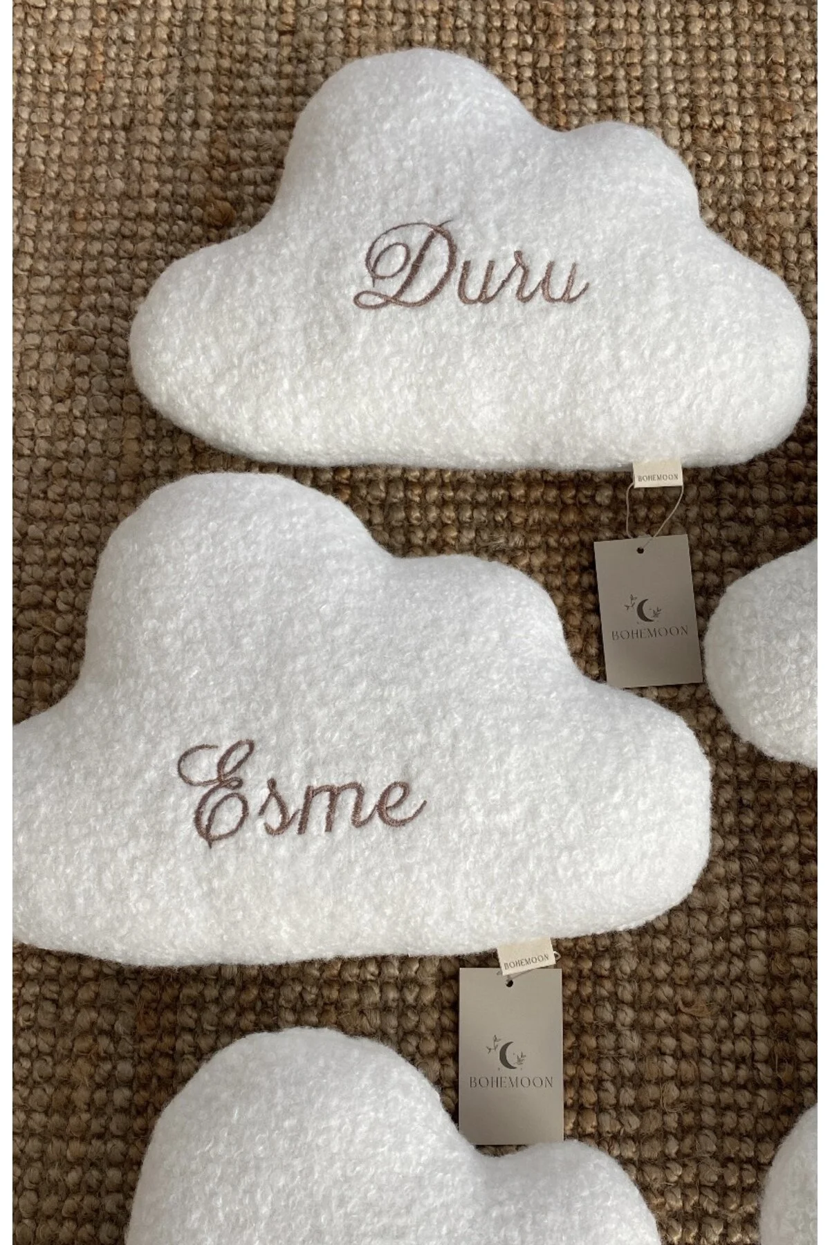 Kişiye Özel İsim Nakışlı Bulut Yastık Beyaz