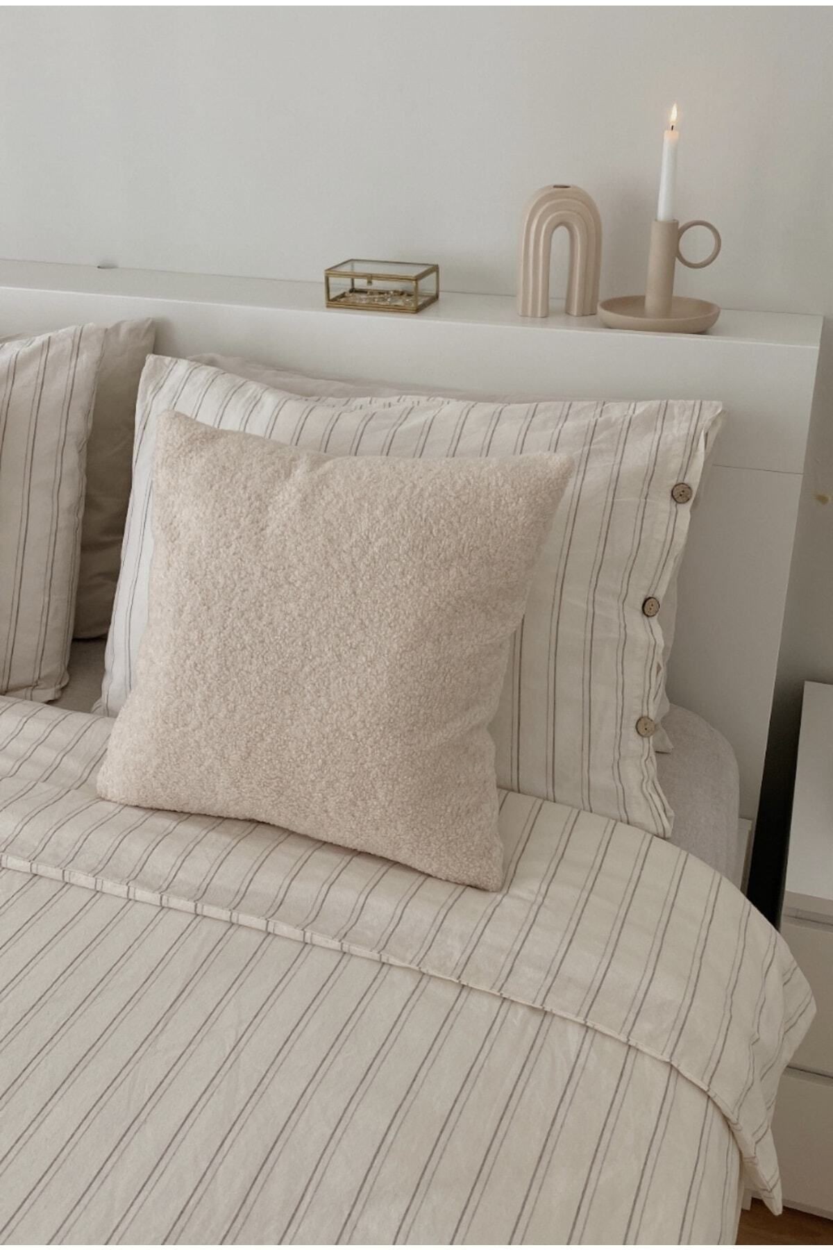 Teddy Kare Kırlent Kılıfı Krem 45x45