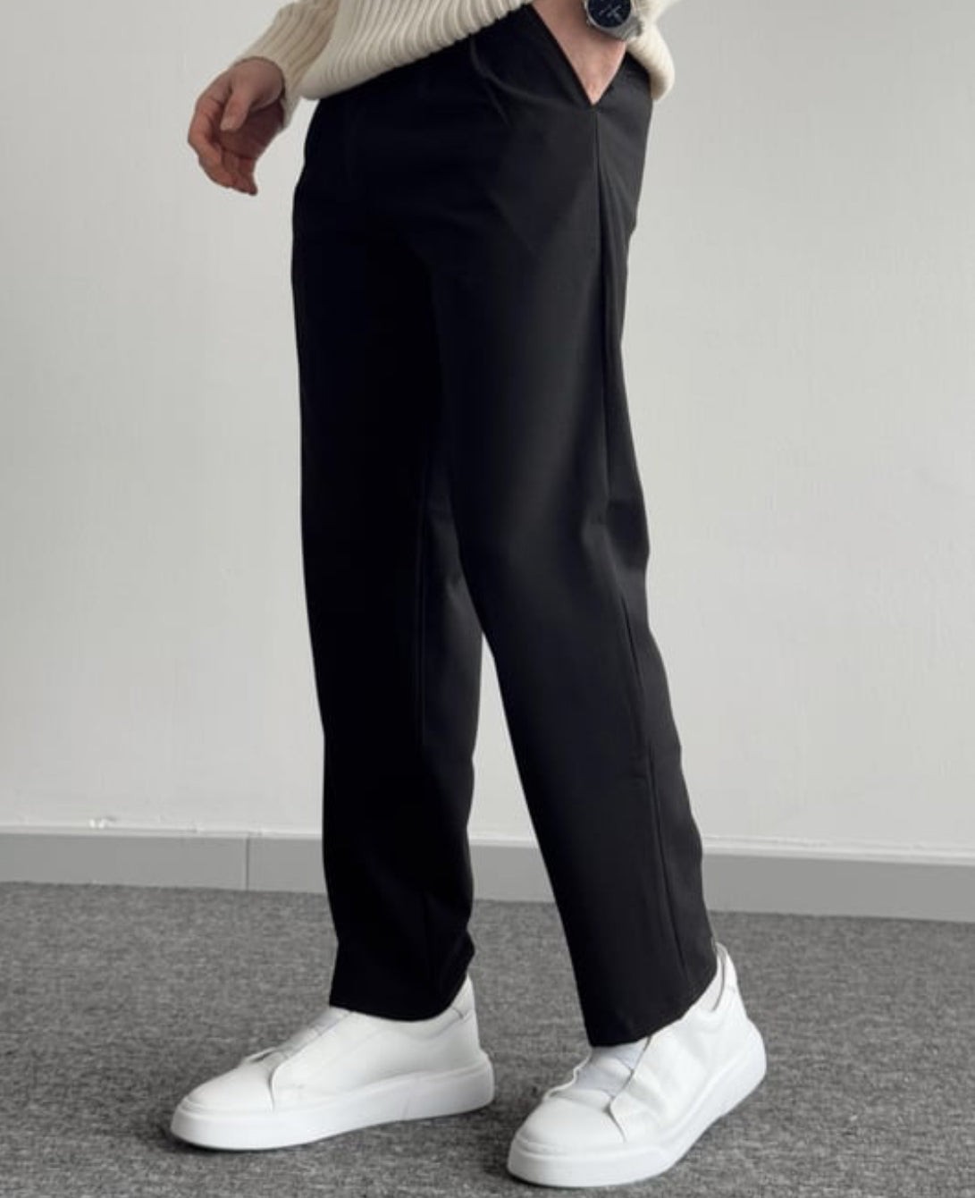 Triko Beyaz Polo Yaka / Kumaş Baggy Pantolon Kombin
