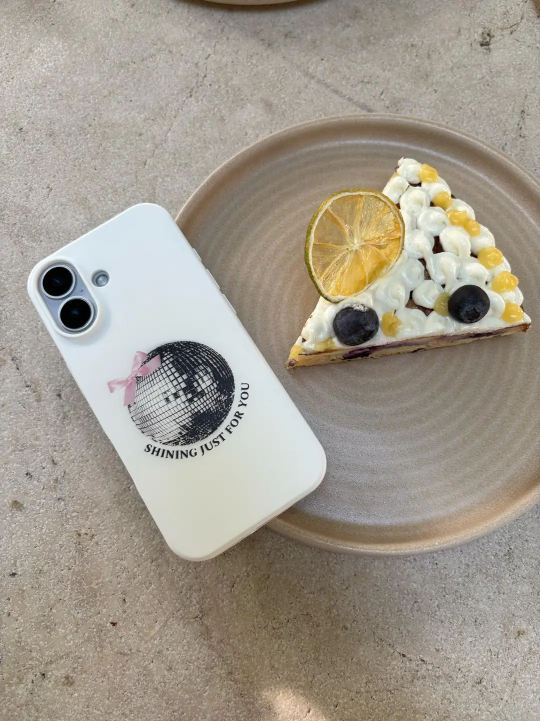 Aesthetic iPhone 16 Telefon Kılıfı